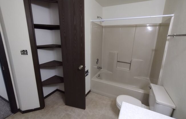 1 bed, 1 bath, 595 sqft, $919, Unit 1608-01