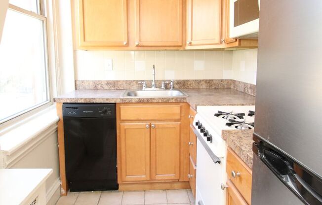 Studio, 1 bath, $1,400, Unit #18