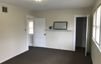 1 bed, 1 bath, 700 sqft, $1,175, Unit 458 N Cassady Avenue