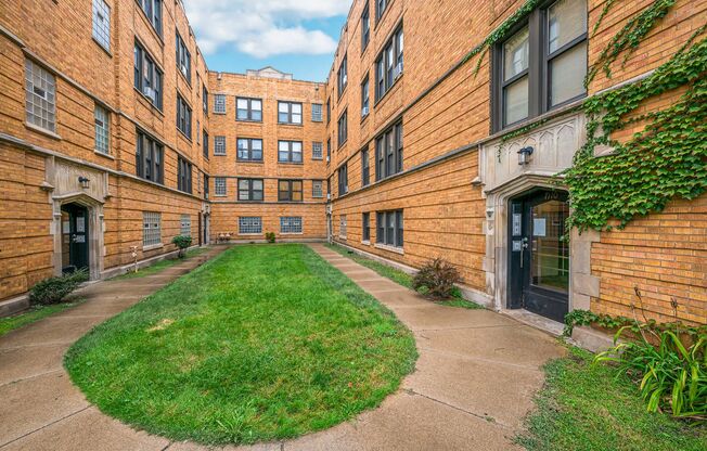 Studio, 1 bath, $1,100, Unit 7112-1A