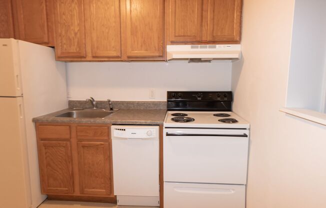 1 bed, 1 bath, $795, Unit Unit 101