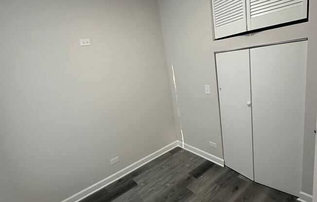 2 beds, 1 bath, $1,750, Unit CH-1R