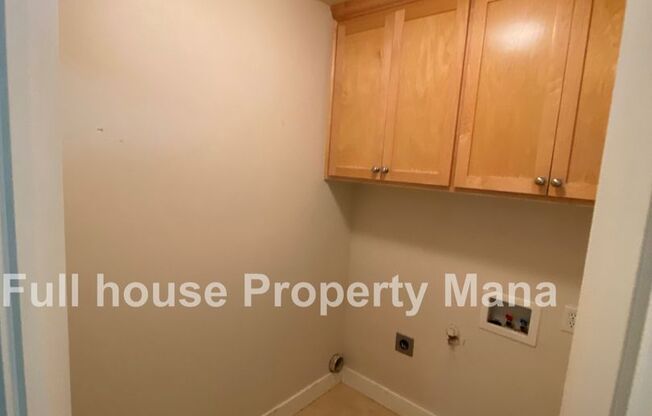 3 beds, 2.5 baths, $2,195