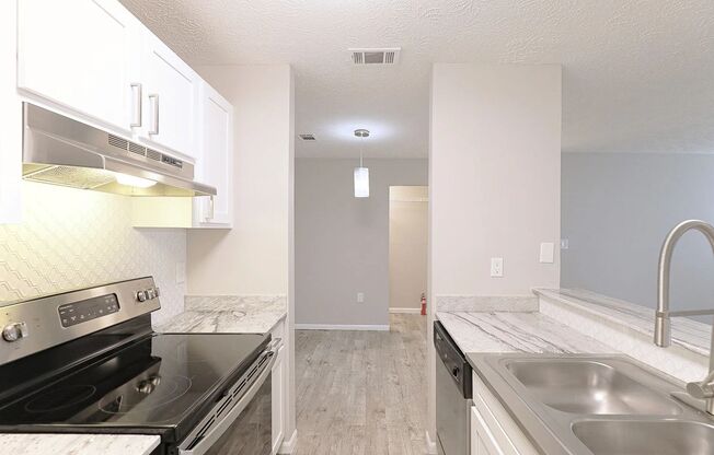 1 bed, 1 bath, 825 sqft, $1,368, Unit 08814