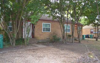 904 Denton St.