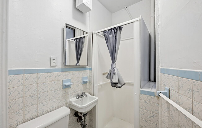 320 E 49 ST