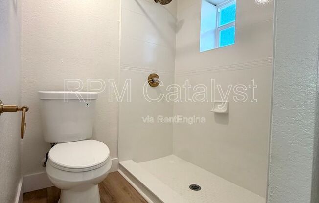 6905 1/2 N DUNCAN AVE