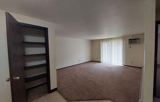 1 bed, 1 bath, 700 sqft, $889