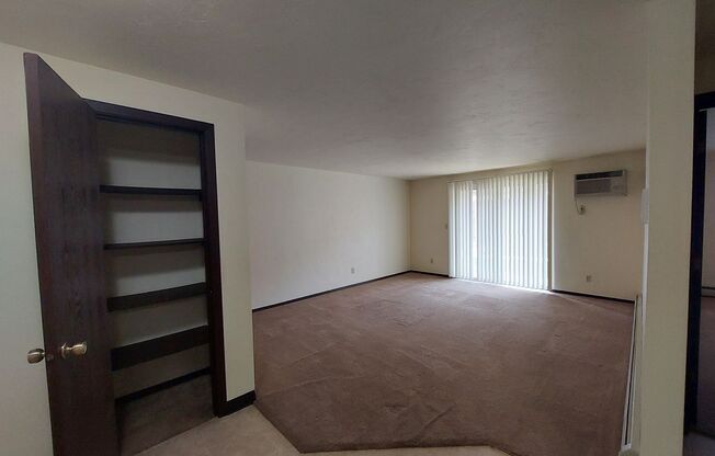 1 bed, 1 bath, 700 sqft, $889