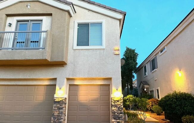 Great Two Bedroom 2 Bath Townhome with 1 Car Garage - Henderson