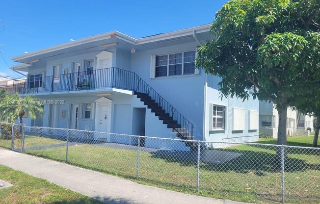 1800 NE 170 ST