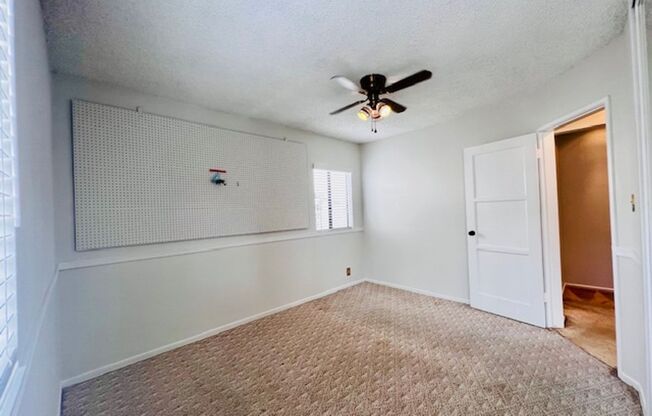 2 beds, 1 bath, $3,000, Unit 4159 183nd street