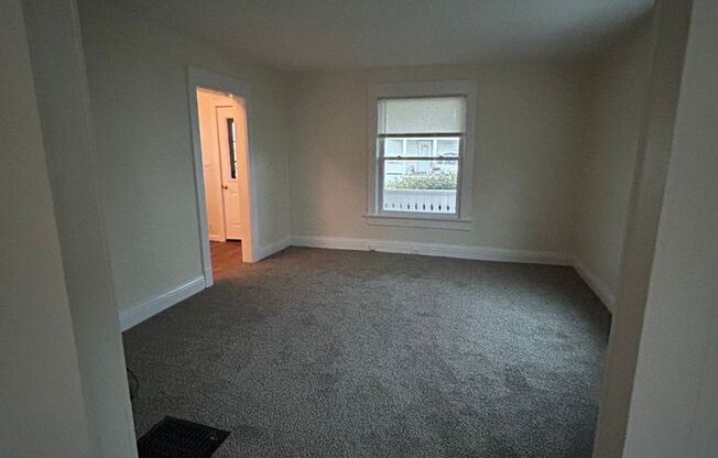 3 beds, 1 bath, $1,350