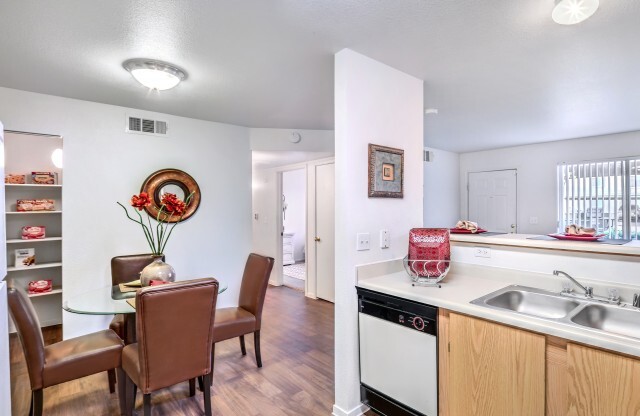 Dining/Kitchen