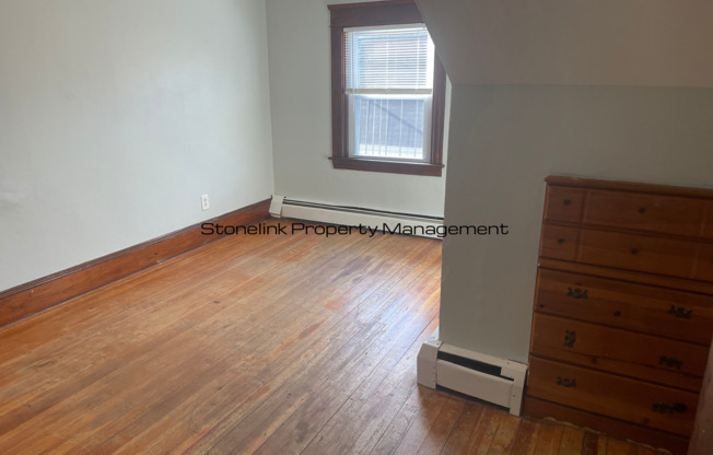 1101-1103 Lonsdale Avenue