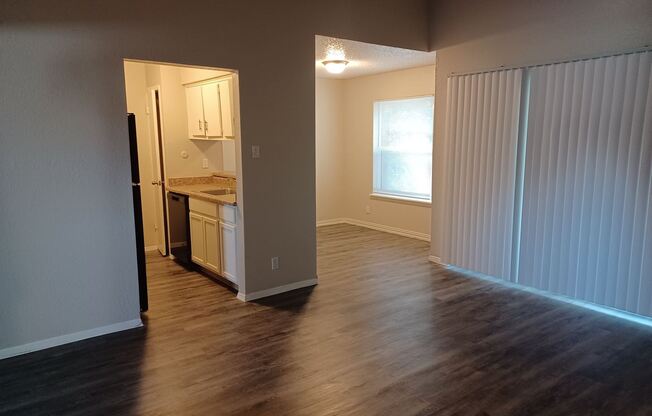 8404 N Loop Dr