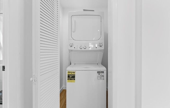 4017 1/2 MONT CLAIR ST