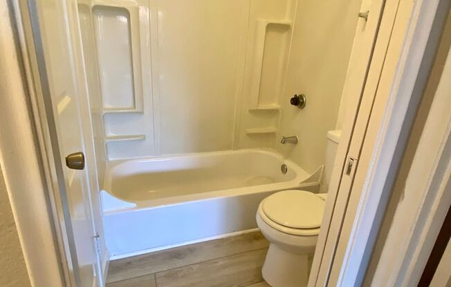 2 beds, 2 baths, $1,595, Unit # 225