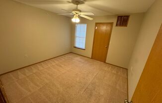 2 beds, 2 baths, $895, Unit UNIT 16