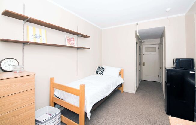 Studio, 1 bath, 250 sqft, $715, Unit 315