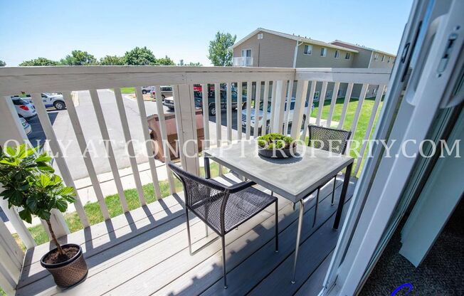 2 beds, 1 bath, 840 sqft, $1,199, Unit 56