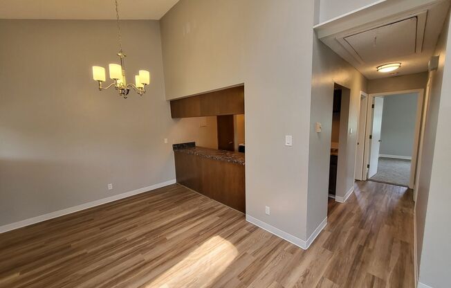 Vaulted Ceilings & Modern Two Bedroom in Lakewood-Available NOW!!
