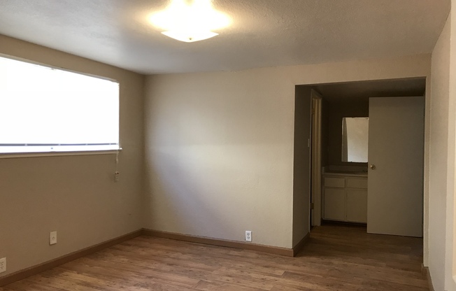 3 beds, 2 baths, 1,128 sqft, $1,595, Unit 134 W 20th Street