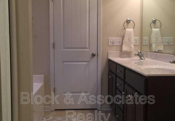 609 TIMBER MDW LK DR