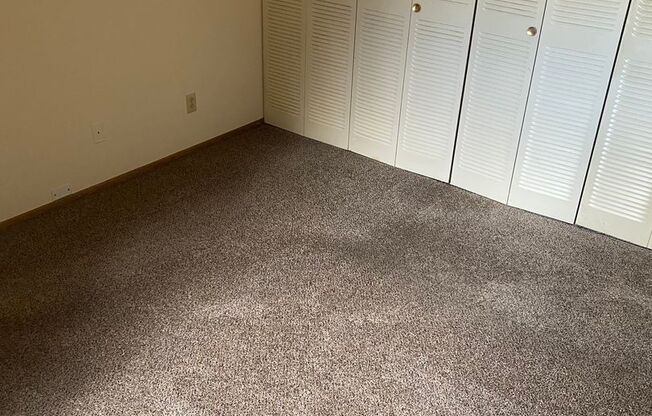 2 beds, 1 bath, 850 sqft, $1,144, Unit 7926 - 5