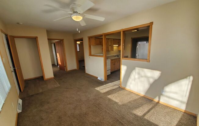 2 beds, 1 bath, $1,095