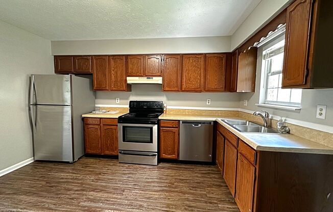 2 beds, 1.5 baths, $1,650