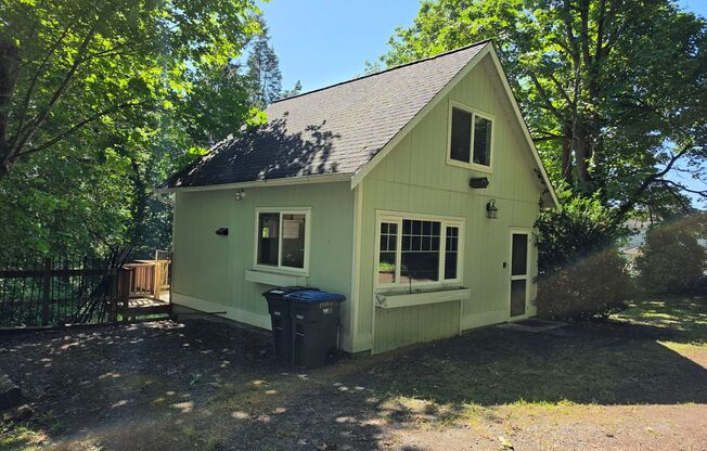 Loft Style Cottage in Indianola