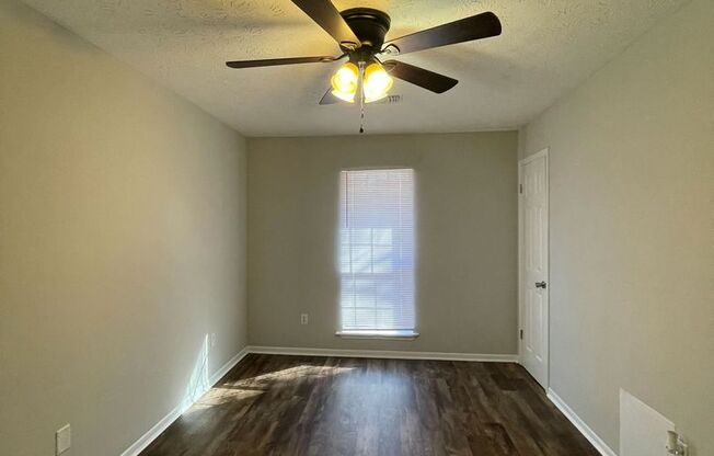 2 beds, 1 bath, $1,025