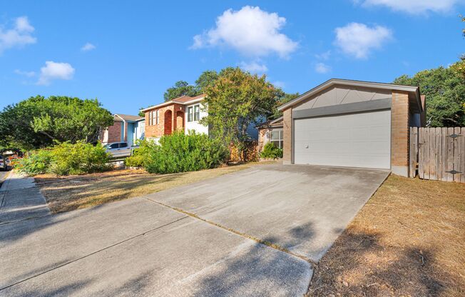 Charming 3BR/2BA Home Near UTSA – 13343 Pecan Glade