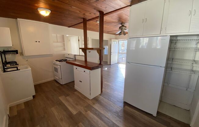 Studio, 1 bath, $2,295