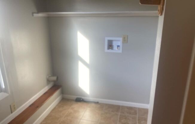 2 beds, 1 bath, $850, Unit #3