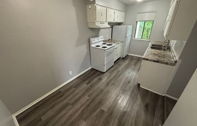 3 beds, 1 bath, 1,100 sqft, $1,197, Unit 2317-8C