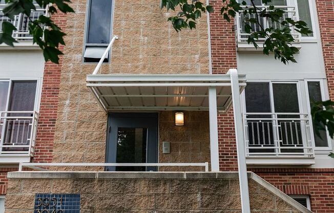 Stylish Condo with Dual Primary Suites and Community Pool