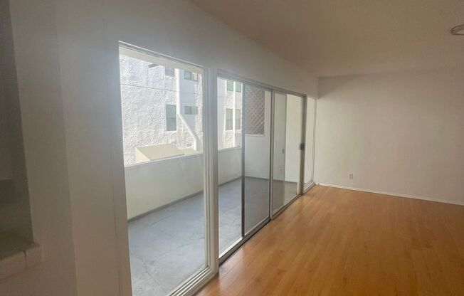 1 bed, 1 bath, $2,150, Unit 4