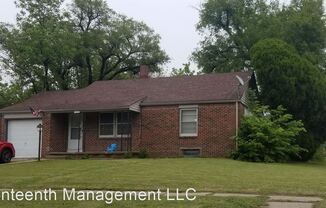 1702 N Bluff