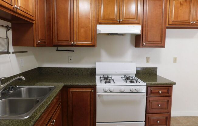 2 beds, 2 baths, $2,650, Unit 301