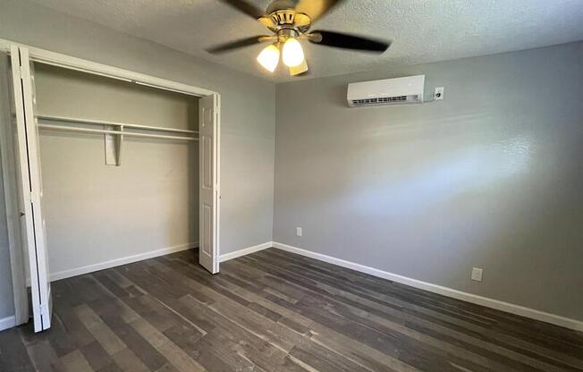 4811 Oakland Street - 8