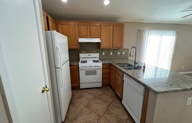 3 beds, 2 baths, $1,785