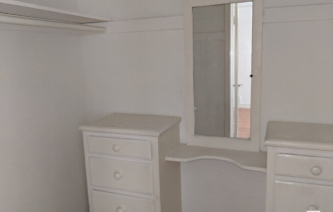 Studio, 1 bath, 550 sqft, $1,599, Unit 102