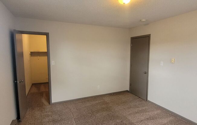 3 beds, 1 bath, $1,195