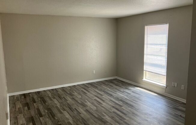 1 bed, 1 bath, 721 sqft, $800, Unit G8