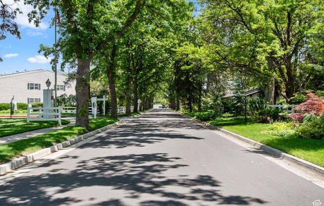 Great 2-Bedroom Condo, Amazing Location!!