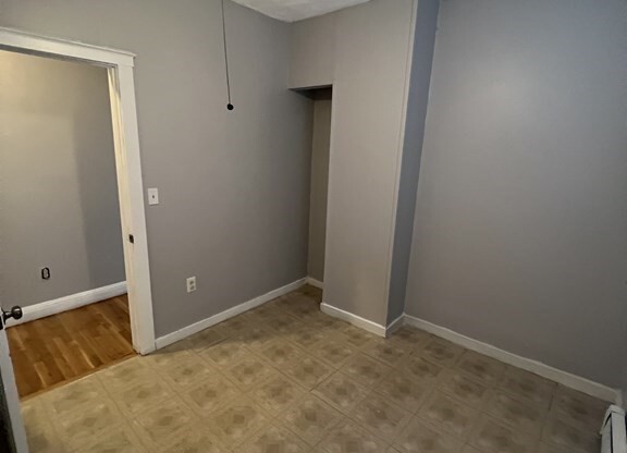 3 beds, 1 bath, 1,150 sqft, $3,200, Unit 1