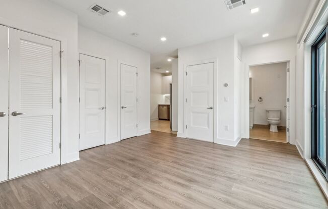 Studio, 1 bath, 545 sqft, $2,050, Unit 406