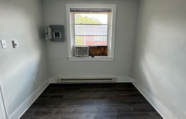 1 bed, 1 bath, 500 sqft, $925, Unit B-02